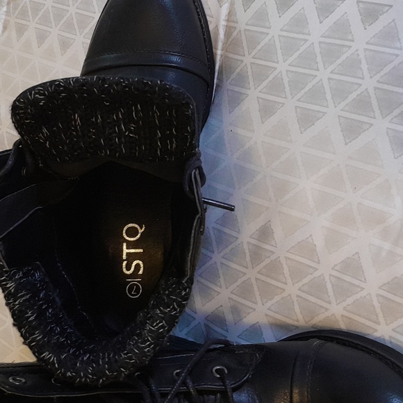 NWT STQ Women's black Quilted Vegan Leather Lace-Up Combat Ankle Booties Size 7. - Picture 8 of 8
